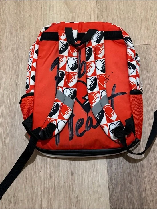 Disney Descendants: The Rise of Red "Rebel at Heart" girls' 17-inch backpack - Picture 4 of 7